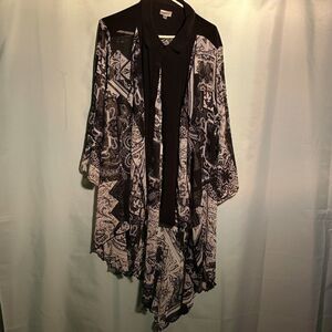 women black and white abstract cardigan size 22/24